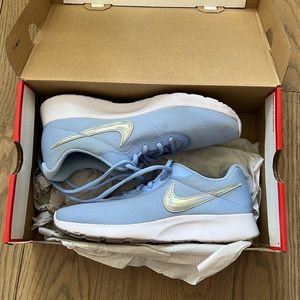 Women’s Nike Tanjun Sneaker